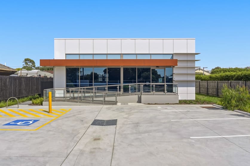 Click to view all images 2 John Street Koo Wee Rup VIC 3981 - Image 1