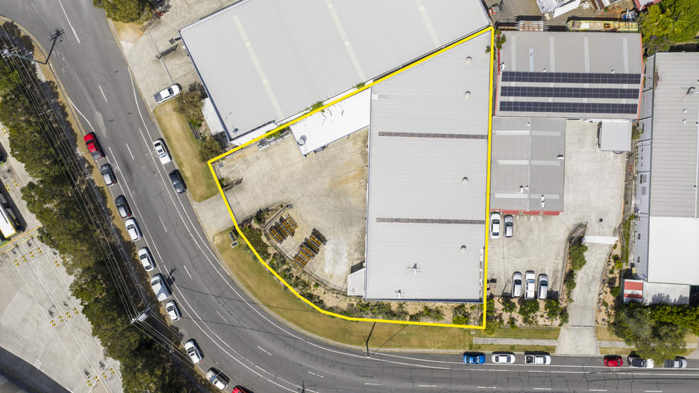 Click to view all images 39 Production Avenue Molendinar QLD 4214 - Image 4