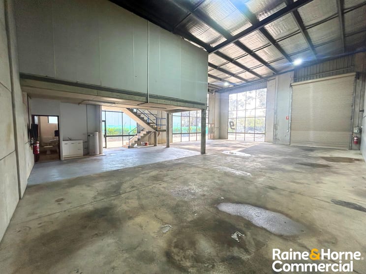 Click to view all images Unit 9/8 Kerr Road Ingleburn NSW 2565 - Image 3