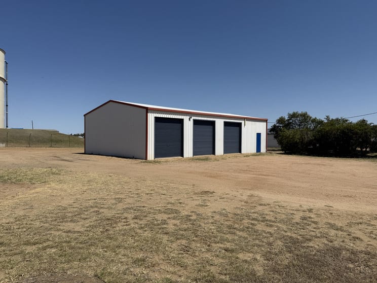 2 Lammermoor Street Hughenden QLD 4821 - Image 1