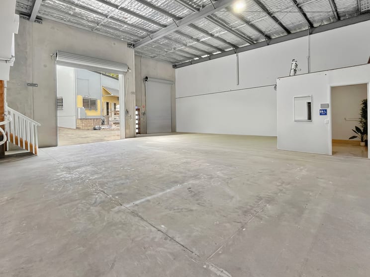 Click to view all images 13a/11-13 Advance Road Kuluin QLD 4558 - Image 2
