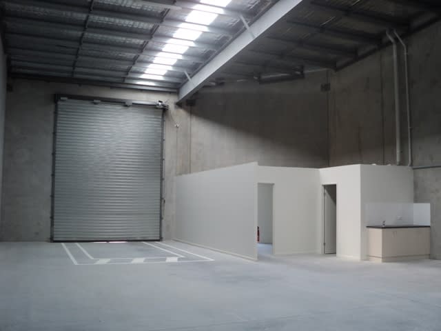 Click to view all images 16/55 Commerce Circuit Yatala QLD 4207 - Image 2