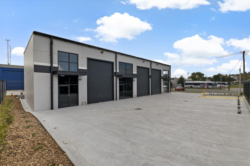 Units 1-3/17 Cessnock Street Cessnock NSW 2325 - Image 2