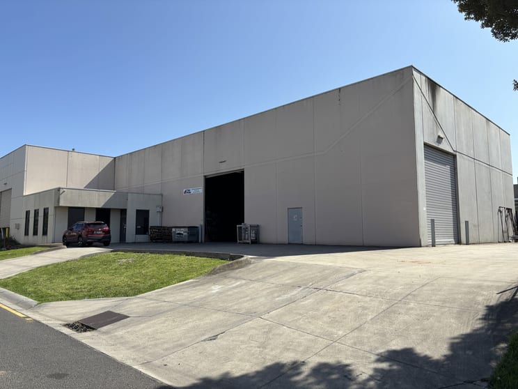 Click to view all images 2/465 Hammond Road Dandenong South VIC 3175 - Image 1