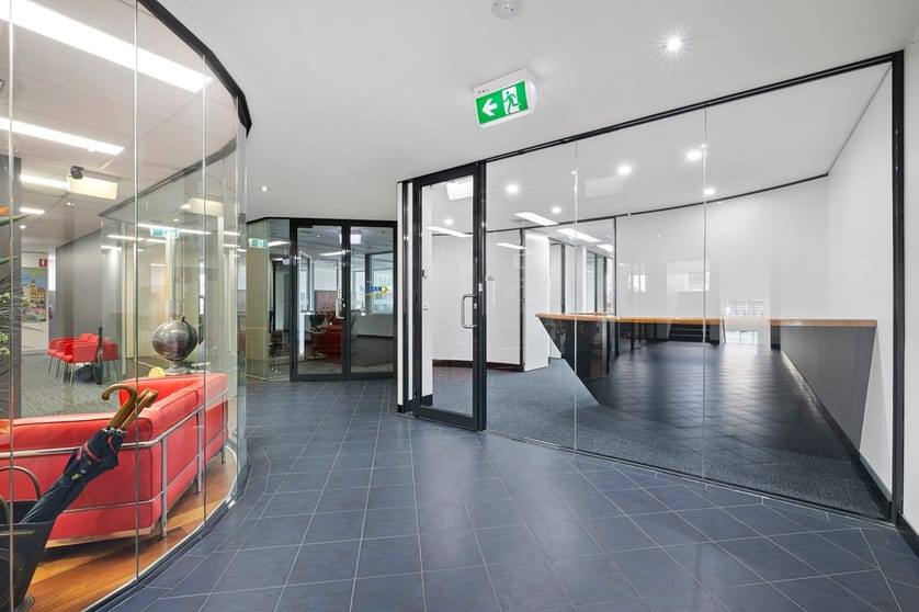 Click to view all images 4/1012 Doncaster Road Doncaster East VIC 3109 - Image 2