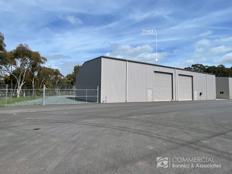 Click to view all images 1 & 2/5 Muller Street Baranduda VIC 3691 - Image 3