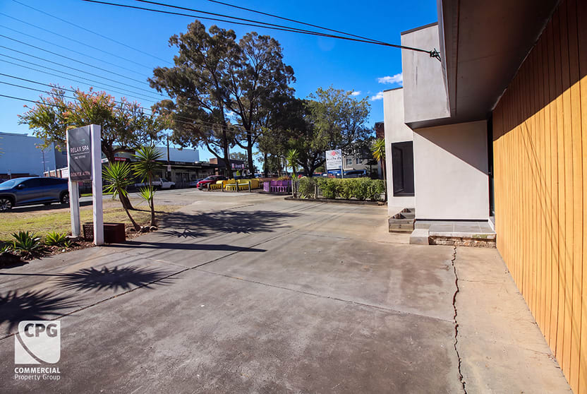 Click to view all images 3 Haig Avenue Georges Hall NSW 2198 - Image 3