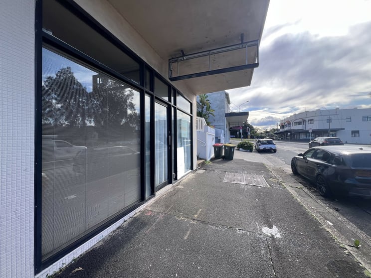 Click to view all images 17 Curlewis Street Bondi Beach NSW 2026 - Image 1