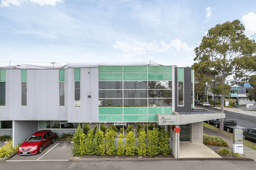 Click to view all images 11 Sabre Drive Port Melbourne VIC 3207 - Image 2