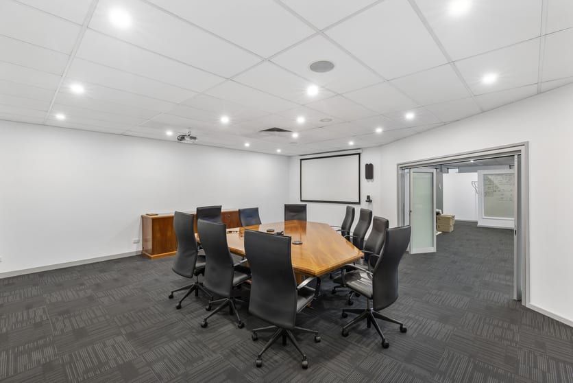 Click to view all images 11 Sabre Drive Port Melbourne VIC 3207 - Image 3