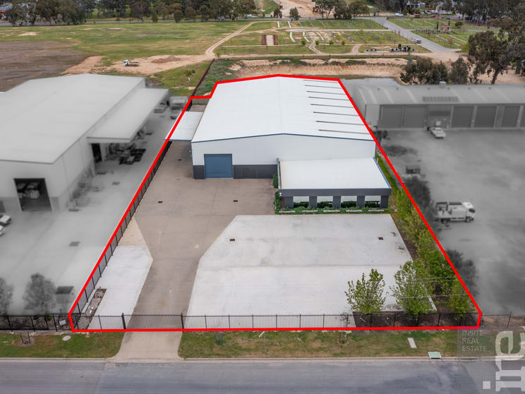 Click to view all images 14 Murrell Street Wangaratta VIC 3677 - Image 1