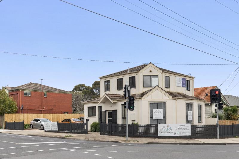 Click to view all images 261 Waterdale Road Ivanhoe VIC 3079 - Image 1