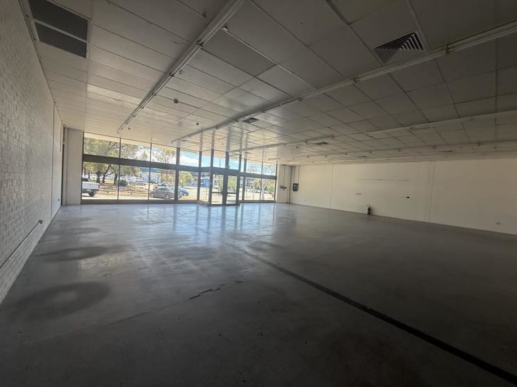 Click to view all images 76 Oatley Court Belconnen ACT 2617 - Image 2