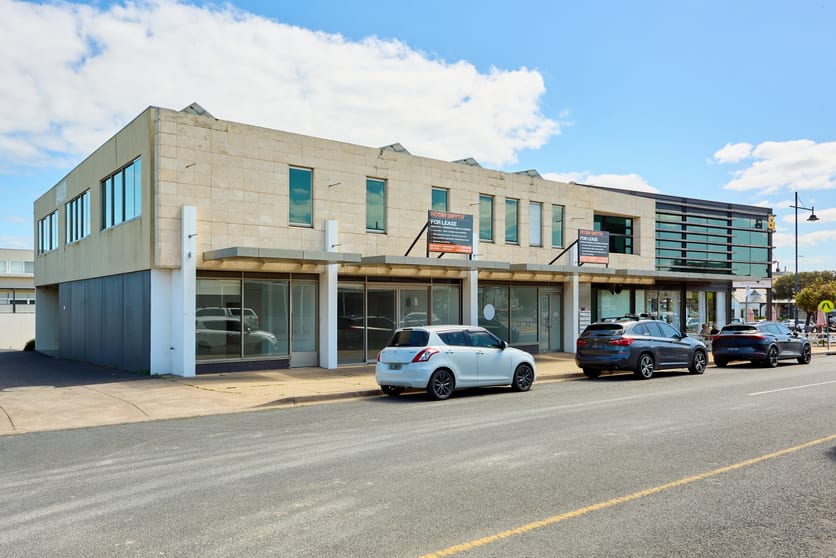 Click to view all images 4 & 5/119-125 Ocean Beach Road Sorrento VIC 3943 - Image 3