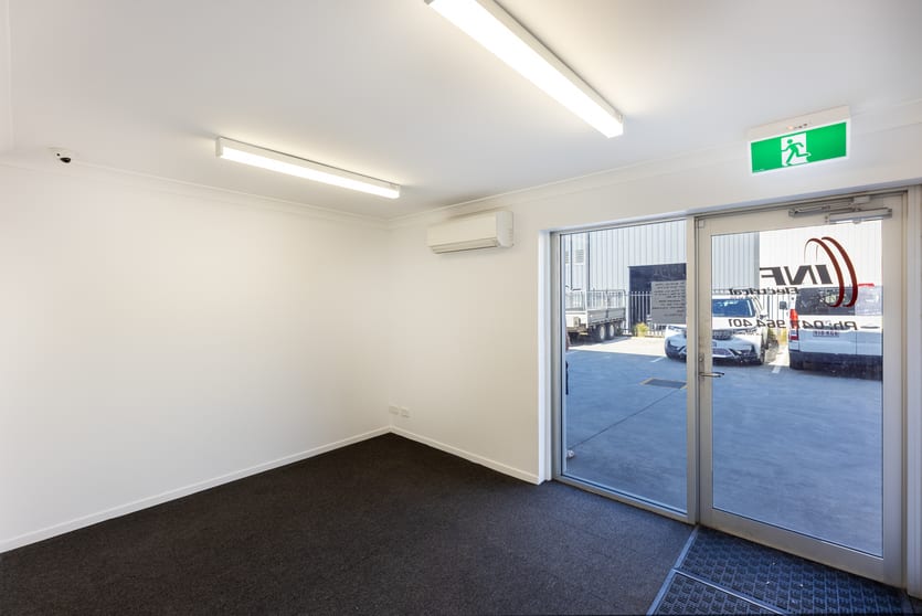 Click to view all images 3a/9 Greg Chappell Drive Burleigh Heads QLD 4220 - Image 2