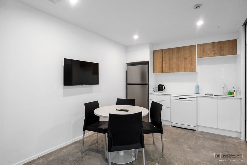Click to view all images 15 & 16/28-30 Kingsway Cronulla NSW 2230 - Image 3
