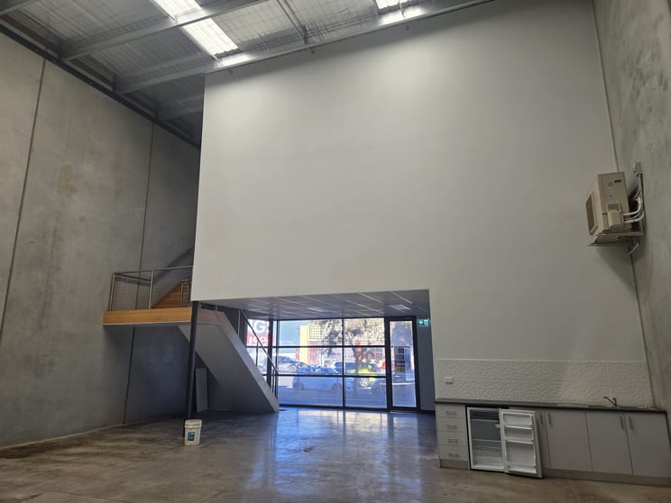 Click to view all images 38/16 Dunstans Court Thomastown VIC 3074 - Image 3