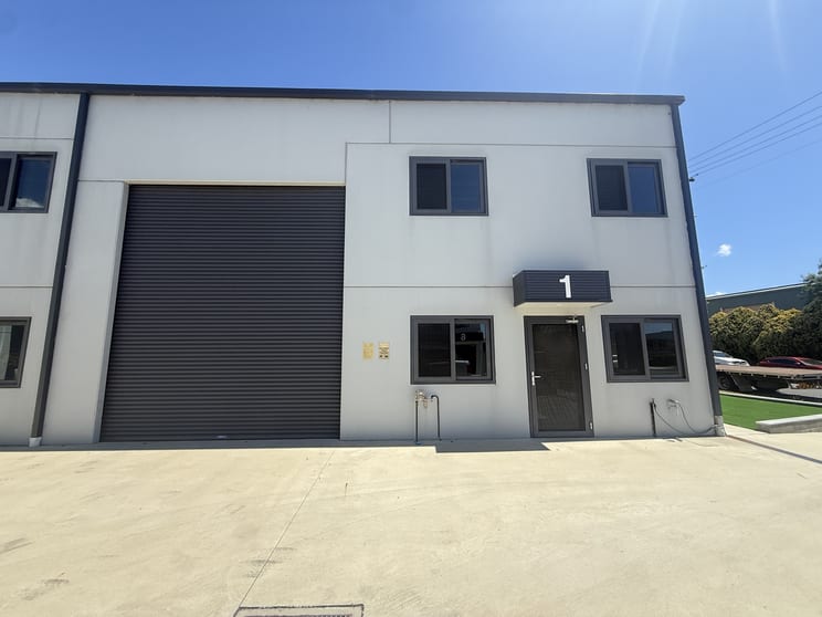 Click to view all images Unit 1/96 Bayldon Road Queanbeyan NSW 2620 - Image 1