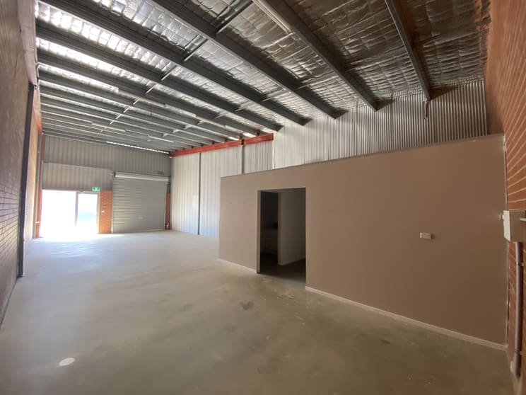 Click to view all images 5/10 Shelley Road Moruya NSW 2537 - Image 2