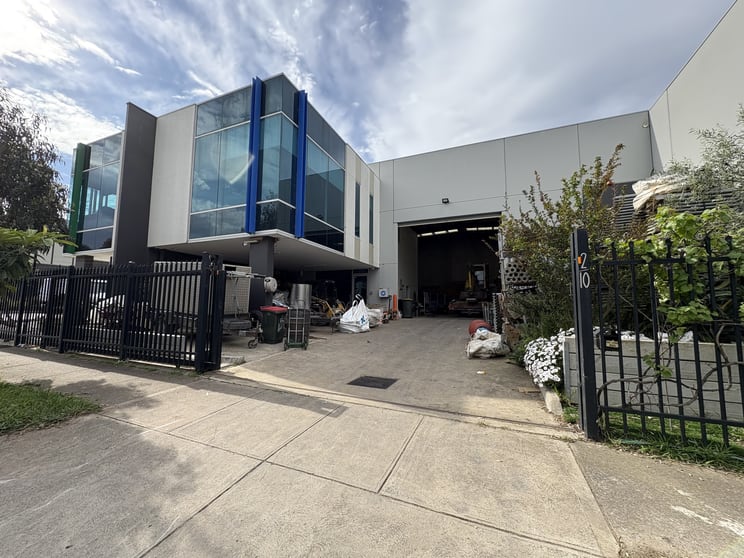 Click to view all images 10B Yellowbox Drive Craigieburn VIC 3064 - Image 1