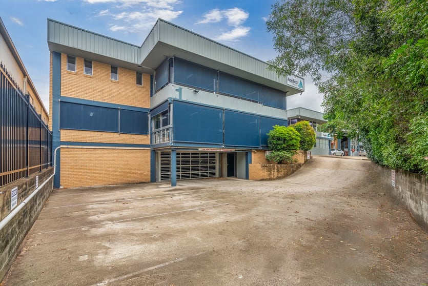 Click to view all images 1/32 Windorah Street Stafford QLD 4053 - Image 3