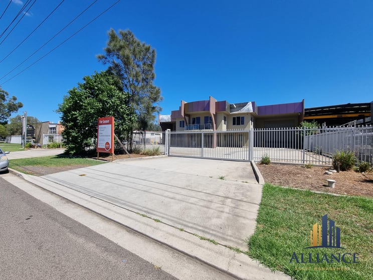 Click to view all images 24 York Road Ingleburn NSW 2565 - Image 3