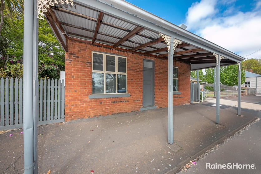 Click to view all images 27 High Street Lancefield VIC 3435 - Image 1