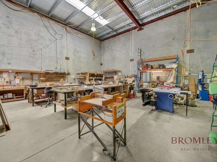 Unit 3/15 Corporate Place Hillcrest QLD 4118 - Image 3
