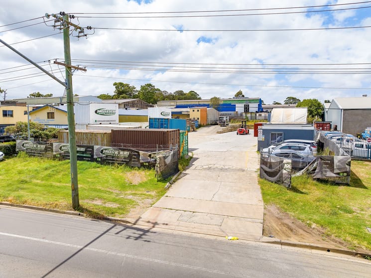 Click to view all images 204-206 Toongabbie Road Girraween NSW 2145 - Image 3