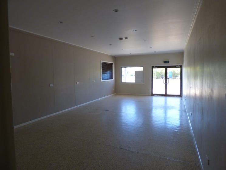 Click to view all images 201 Victoria Street St George QLD 4487 - Image 2