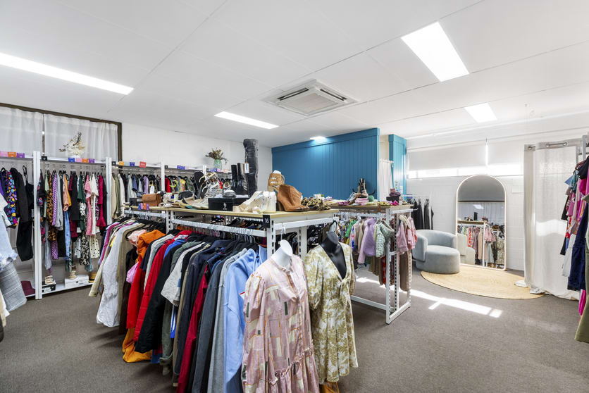 Click to view all images 30-32 McAdam Square Croydon VIC 3136 - Image 3