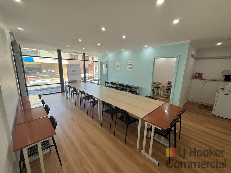 2/283 Mann Street Gosford NSW 2250 - Image 3