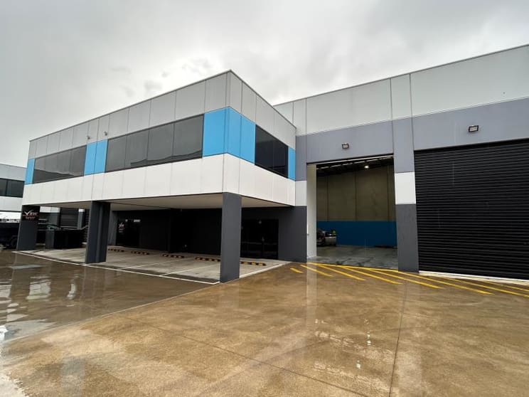 Click to view all images 4 Complex Close Pakenham VIC 3810 - Image 1