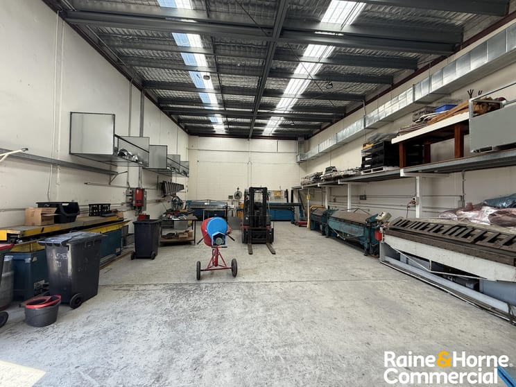 10/20-22 Barry Road Chipping Norton NSW 2170 - Image 2