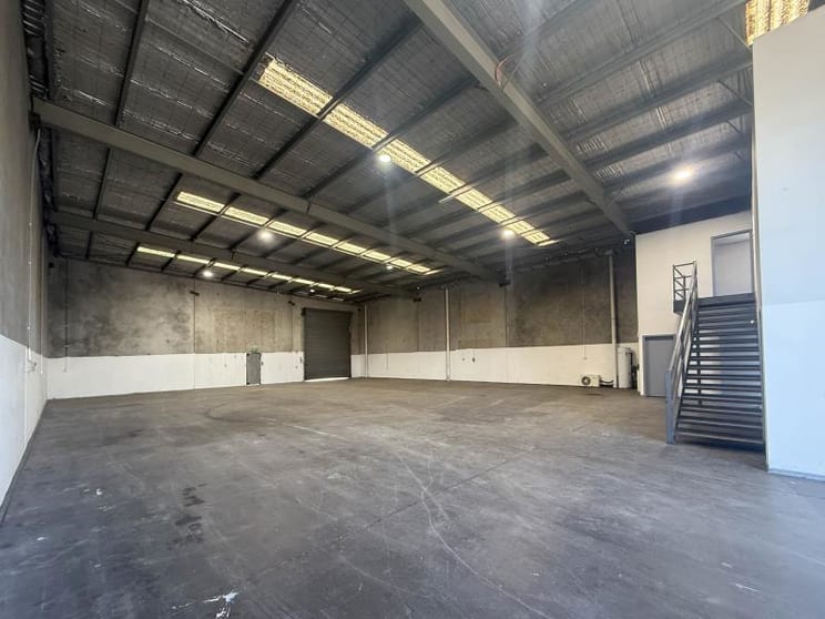2A Sara Grove Tottenham VIC 3012 - Image 2
