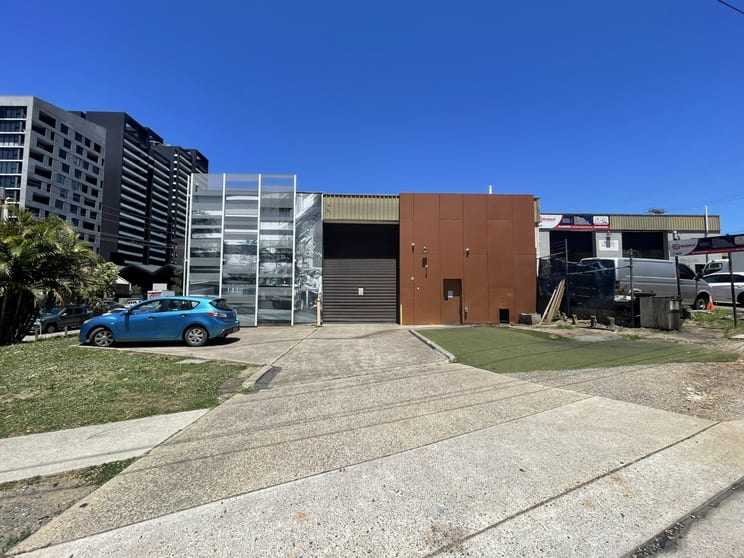 Click to view all images 1/19 Shepherd Street Liverpool NSW 2170 - Image 2