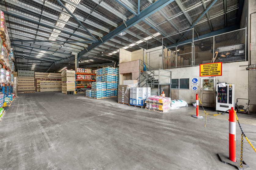 Click to view all images 13-15 Nevilles Street Underwood QLD 4119 - Image 3