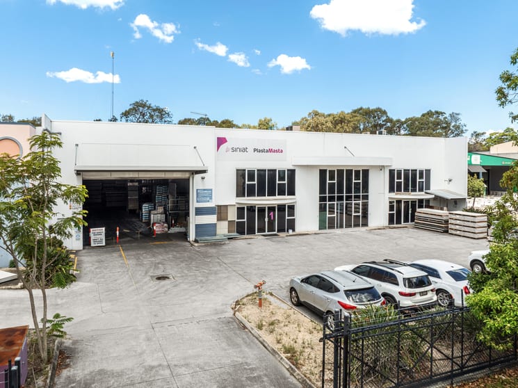 Click to view all images 13-15 Nevilles Street Underwood QLD 4119 - Image 1
