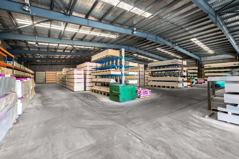 Click to view all images 13-15 Nevilles Street Underwood QLD 4119 - Image 2