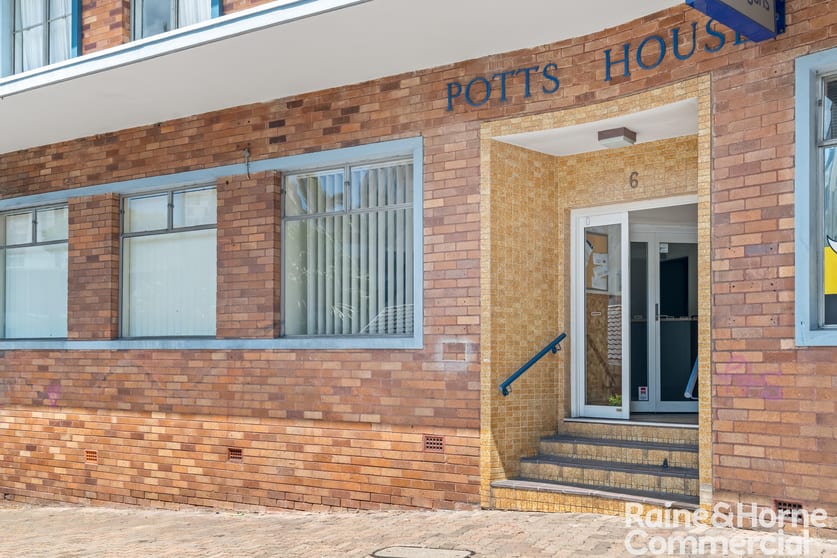 Click to view all images 1/6 Burns Crescent Gosford NSW 2250 - Image 1
