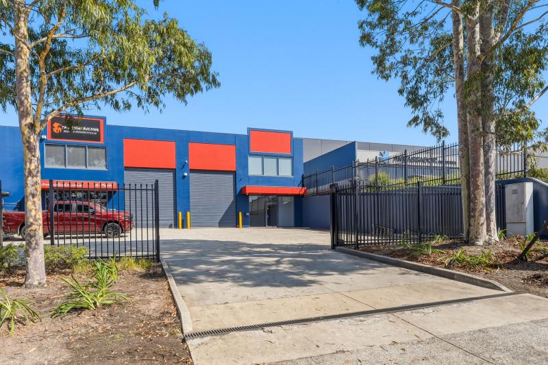 Click to view all images 3/1-3 Westpool Drive Hallam VIC 3803 - Image 1