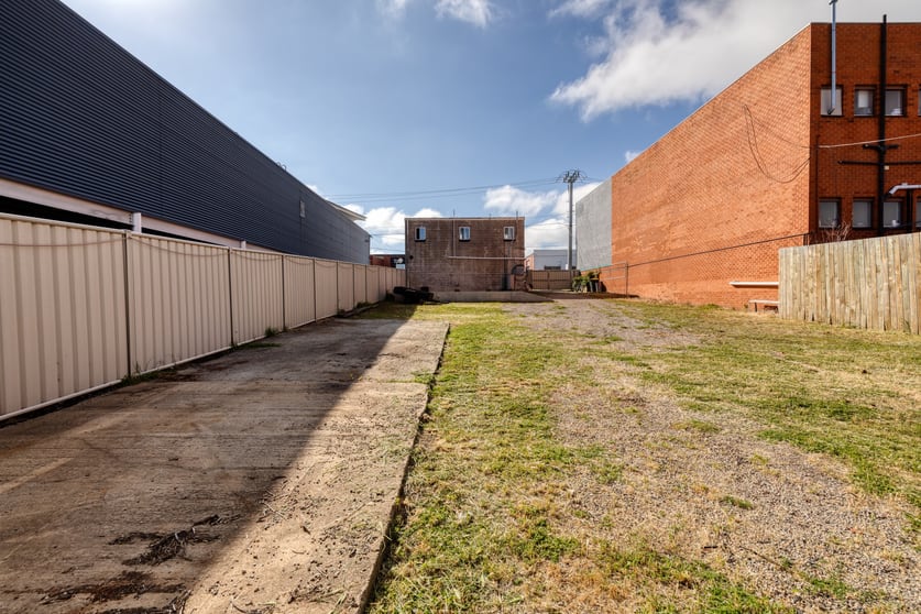 Click to view all images 19 Lyell Street Fyshwick ACT 2609 - Image 1