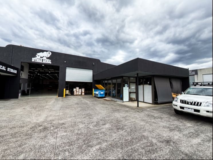 Click to view all images 2/45 Rushdale Street Knoxfield VIC 3180 - Image 1
