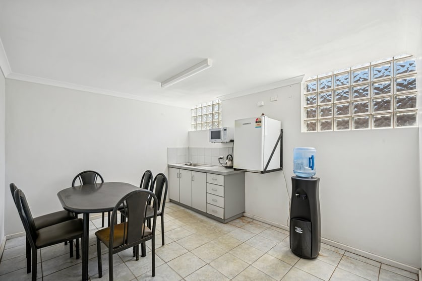 Click to view all images 48 Irvine Street Bayswater WA 6053 - Image 3