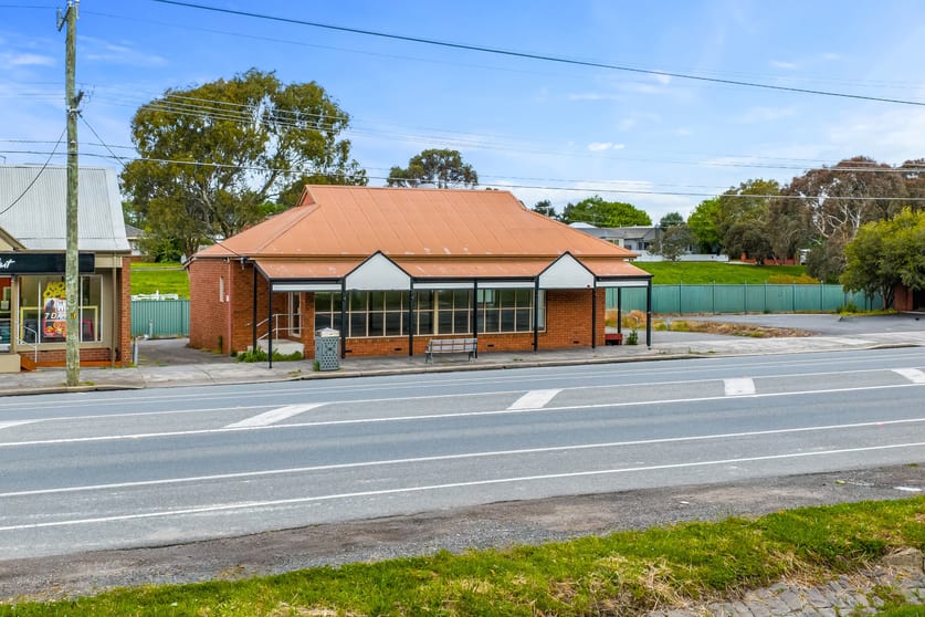 Click to view all images 509 Main Road Golden Point VIC 3350 - Image 2