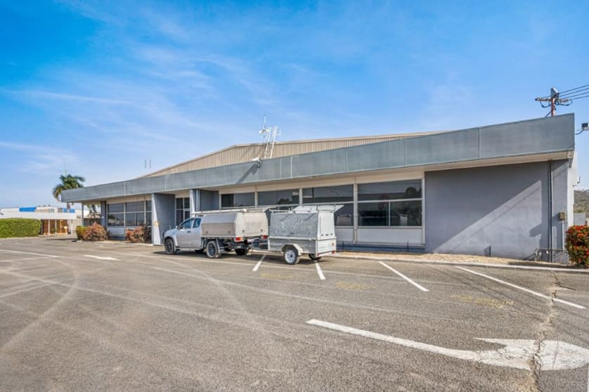 Click to view all images 670-686 Ingham Road Mount Louisa QLD 4814 - Image 3