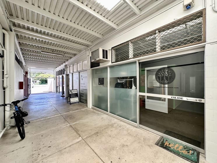 Click to view all images 11/16-24 Brampton Avenue Cranbrook QLD 4814 - Image 2