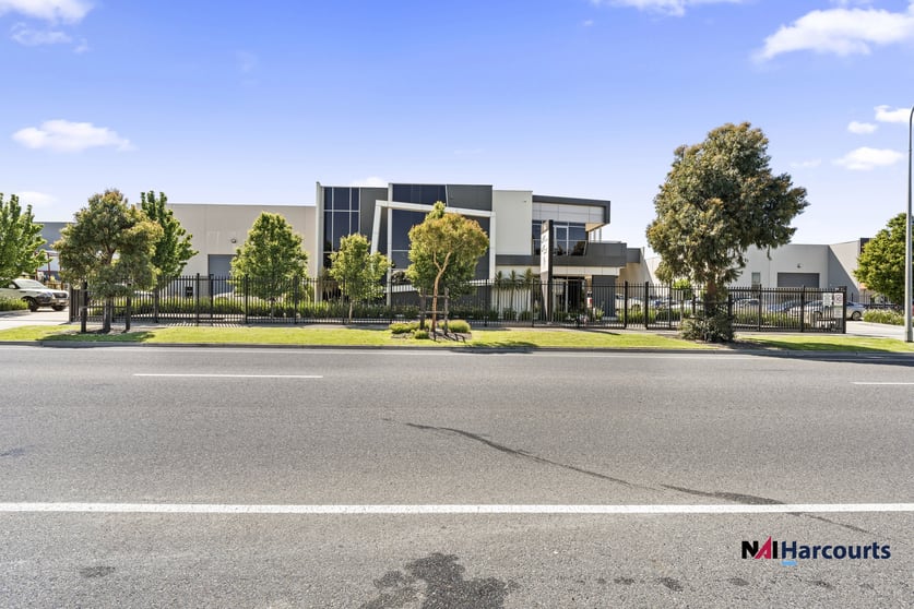 Click to view all images 104 Gateway Boulevard Epping VIC 3076 - Image 1