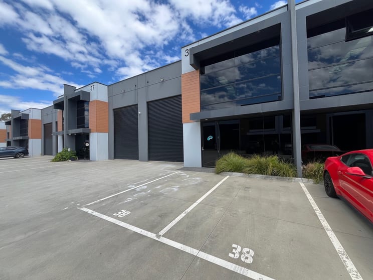 Click to view all images 38 Aspen Circuit Springvale VIC 3171 - Image 1