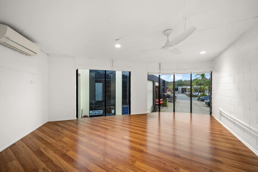 3/29 Taree Street Burleigh Heads QLD 4220 - Image 3